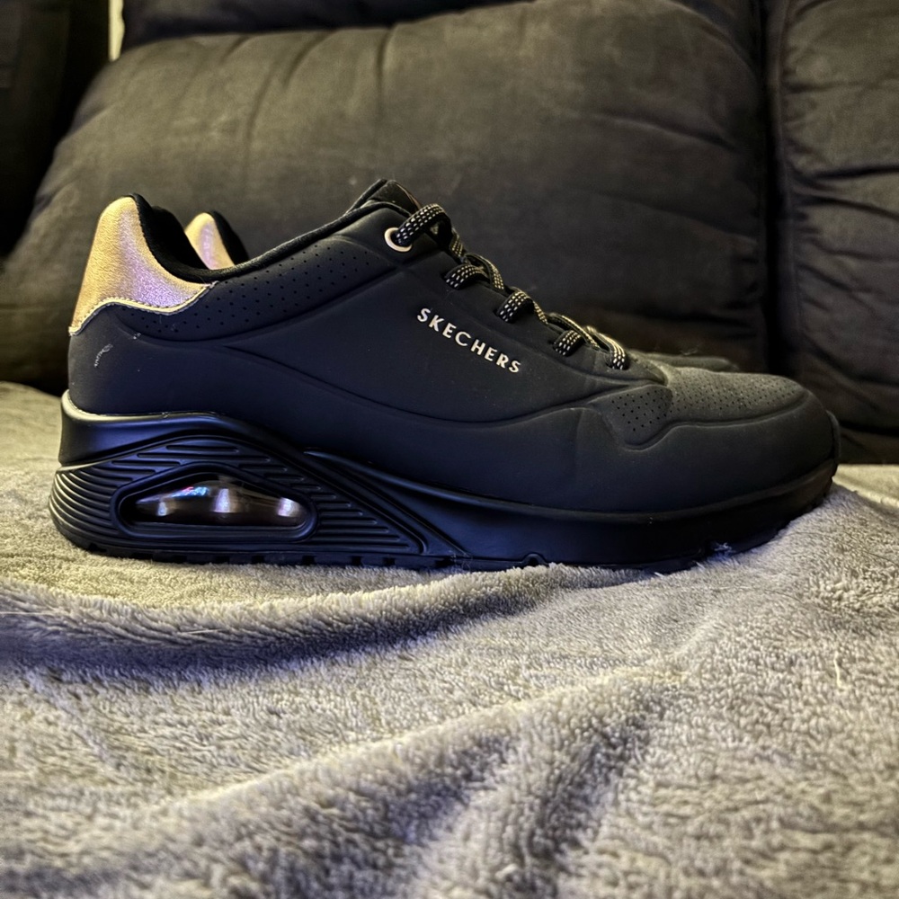 Black and rose gold sketchers uno nursing shoes
